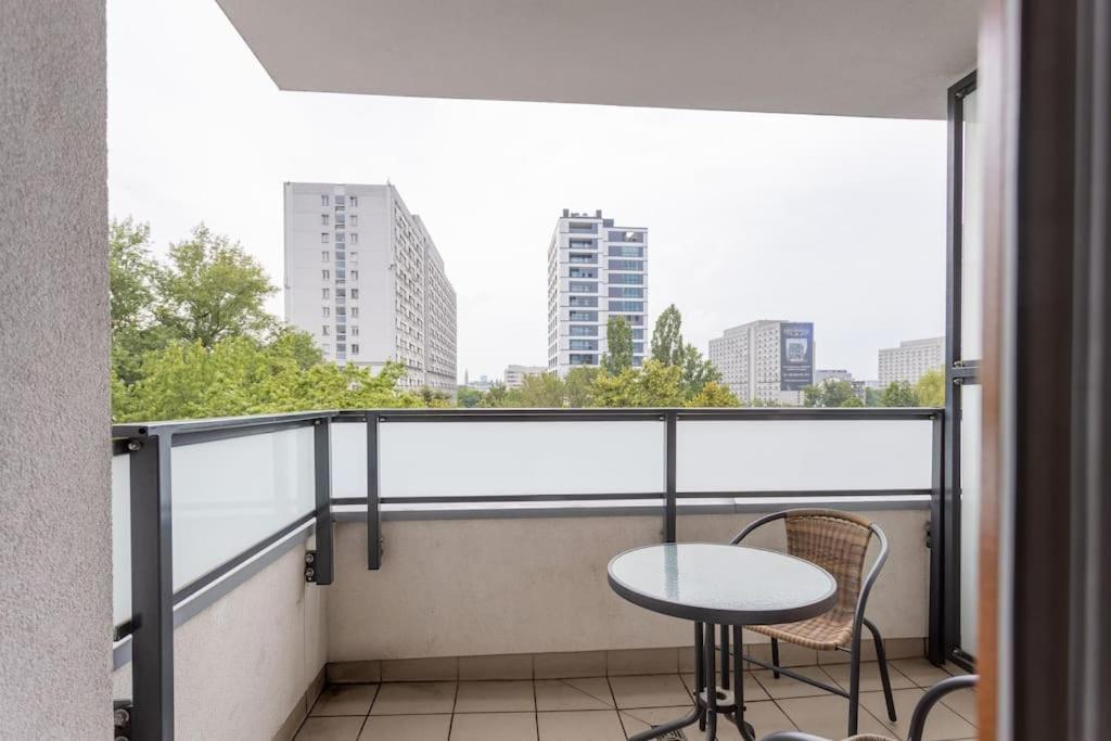 Urban Chic - -cozy And Stylish - Rondo Onz - Pereca Butas